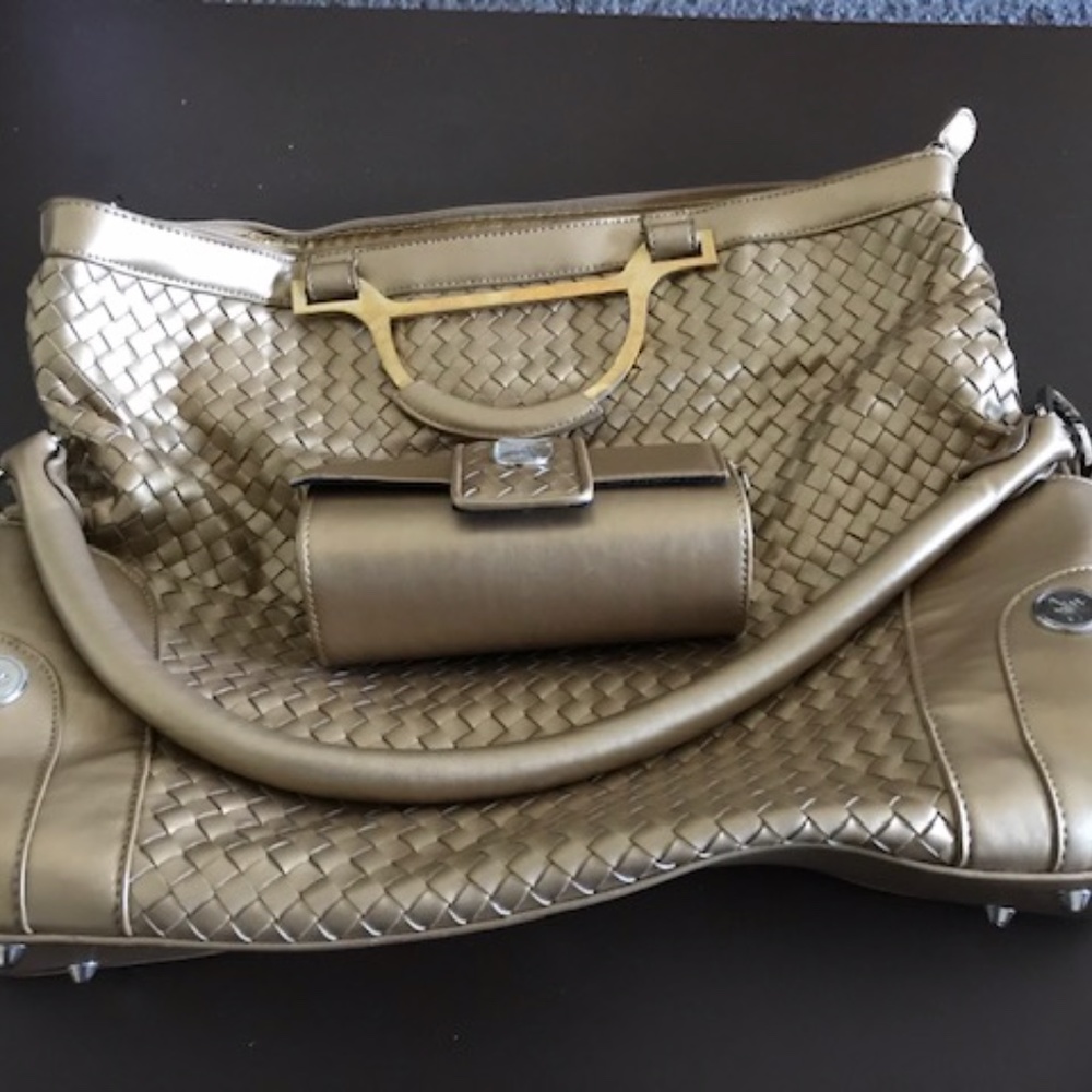 Large Gold Handbag - Picture 2 of 3